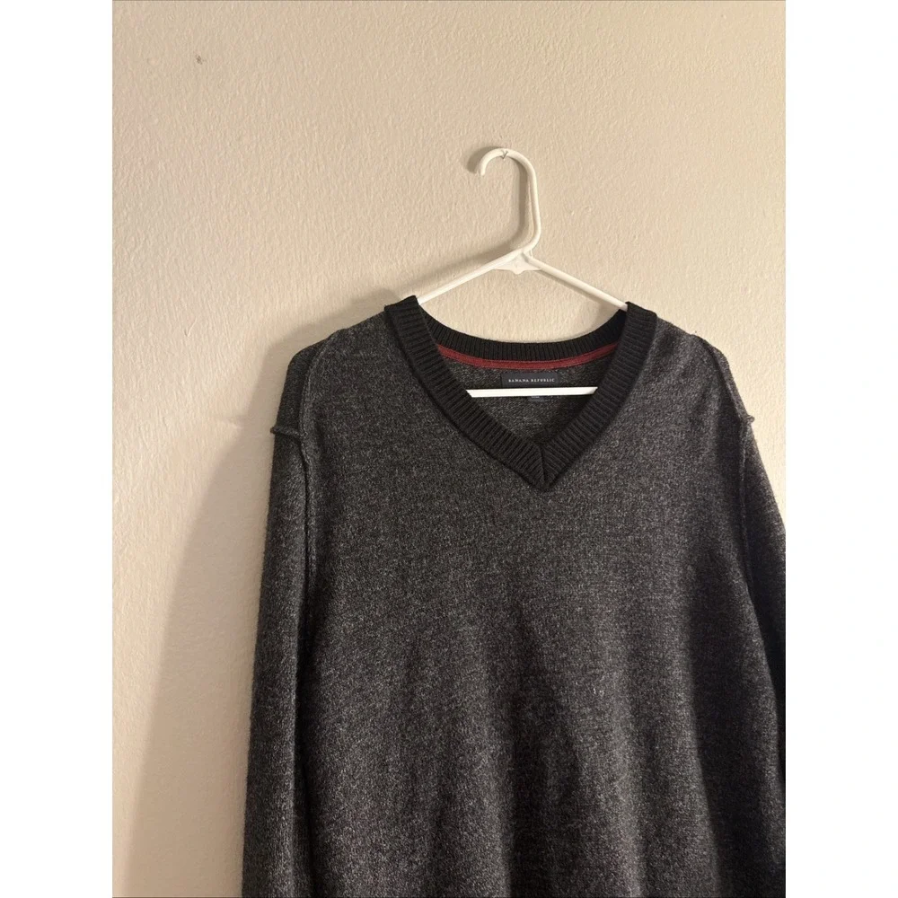 Banana Republic Mens Lambswool V-Neck Sweater Charcoal‎ Gray Black Medium